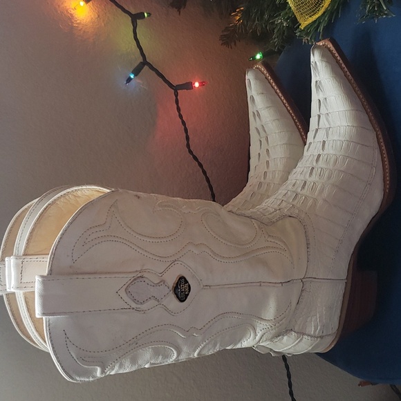 Boots - Picture 2 of 4